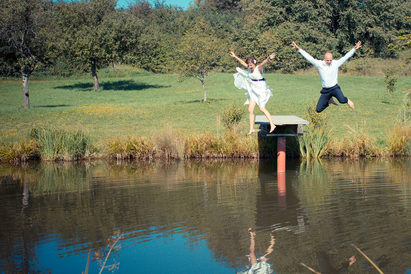 Hochzeit See springen