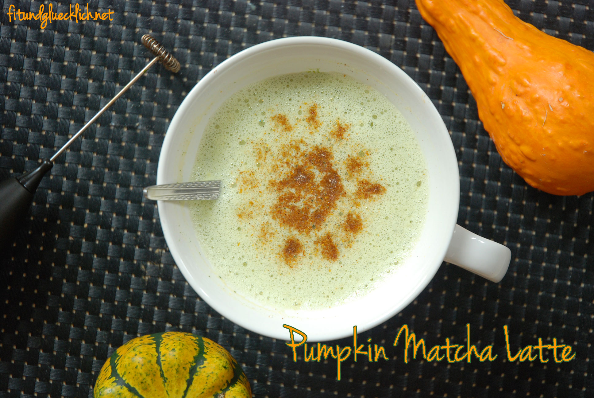 Kürbis-Matcha-Latte / Pumpkin Matcha Latte