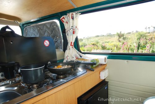 Campervan-Cooking-3