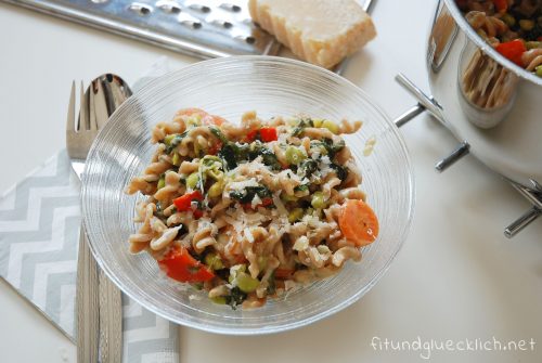 Cremige One Pot Pasta mit Gemüse