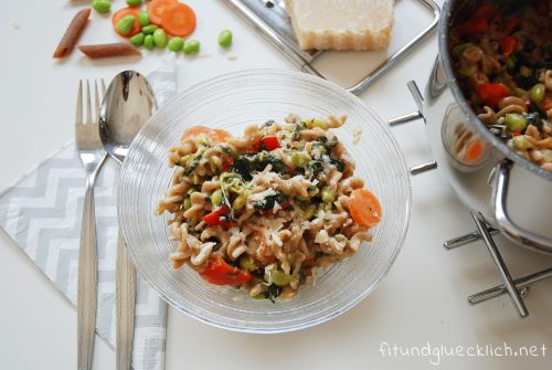 Cremige One Pot Pasta mit Gemüse