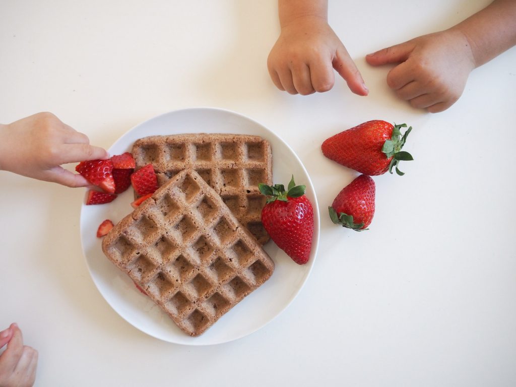 Erdbeerwaffeln - Waffeln mit Erdbeeren im Teig