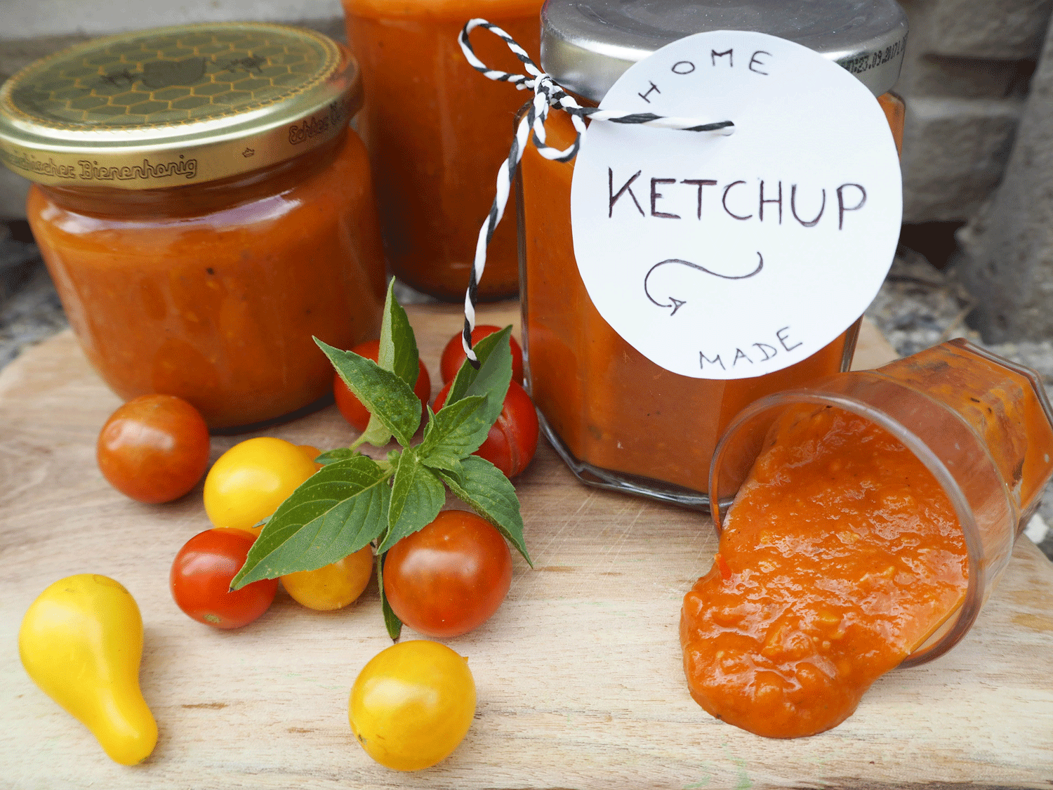 Selbstgemachtes Ketchup ohne Zucker Fit & Glücklich